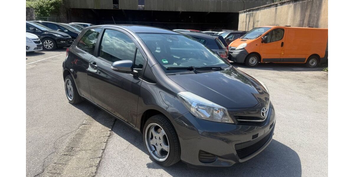 Toyota Yaris 140.000 km 4.900 &euro; Essen 45143