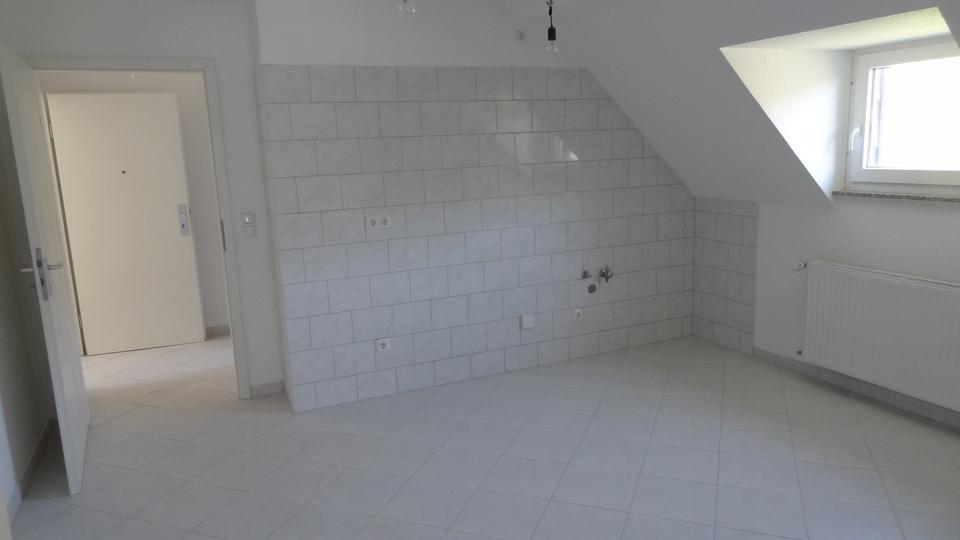 Dachgeschoßwohnung Velbert Langenberg - 1 Zimmer, 32 m&sup2;, 270&euro; | Angebot:25054609