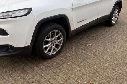 Jeep Cherokee 154.800 km 13.599 &euro; Dortmund, Stadt 44328