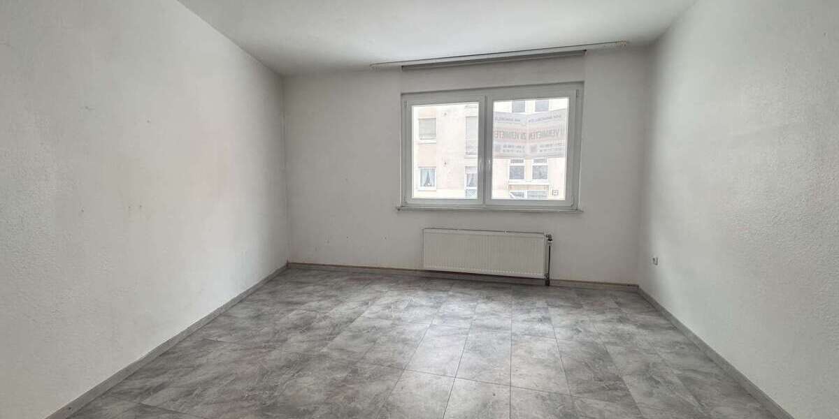 Helle 3,5-Zimmer-Wohnung mit Garage, Kellerraum und Dachboden-Stauraum - Erdgeschoßwohnung Essen Stadtbezirk III | Angebot:26691538