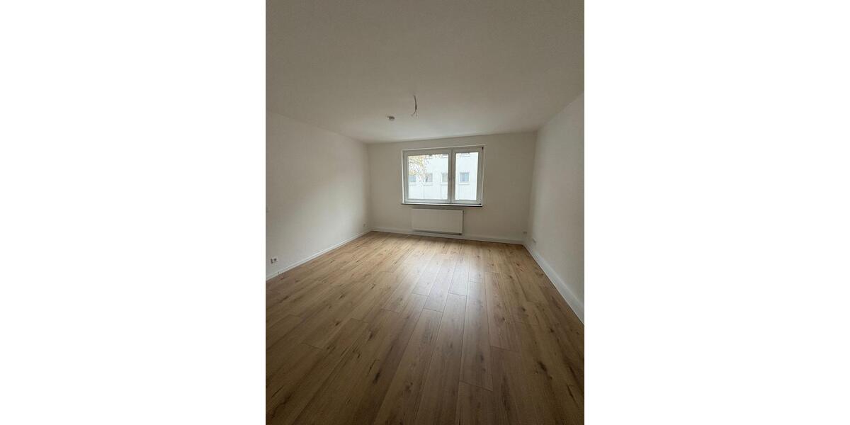 Etagenwohnung Essen Stadtbezirk II - 3 Zimmer, 74 m&sup2;, 800&euro; | Angebot:25143093