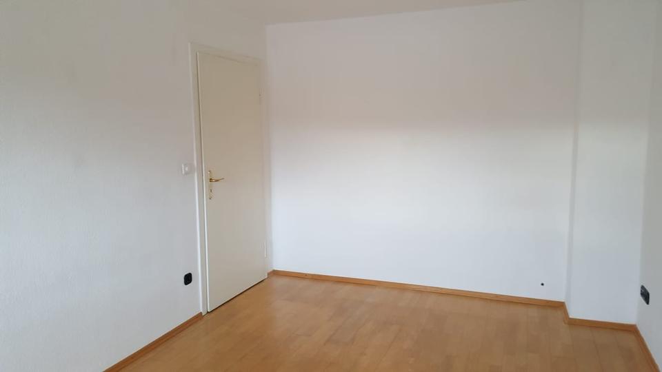 Dachgeschoßwohnung Essen Stadtbezirk III - 2 Zimmer, 49 m&sup2;, 409&euro; | Angebot:26044669