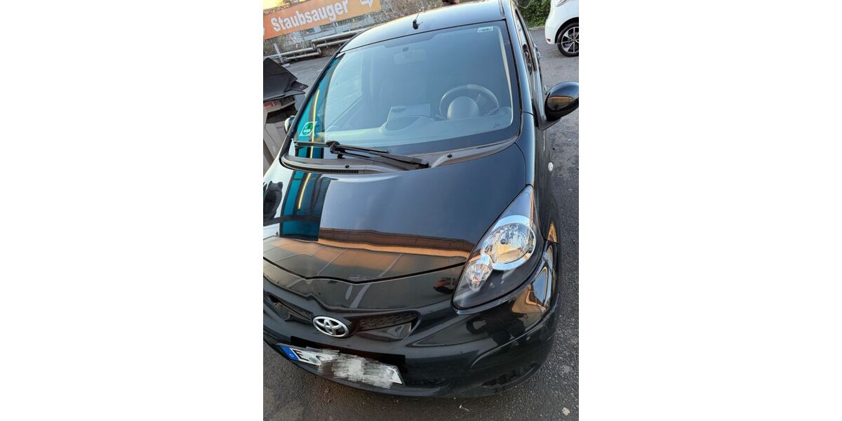 Toyota Aygo (X) 130.000 km 2.900 &euro; Essen 45127