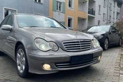 Mercedes-Benz C 270 284.709 km 1.895 &euro; Velbert 42551
