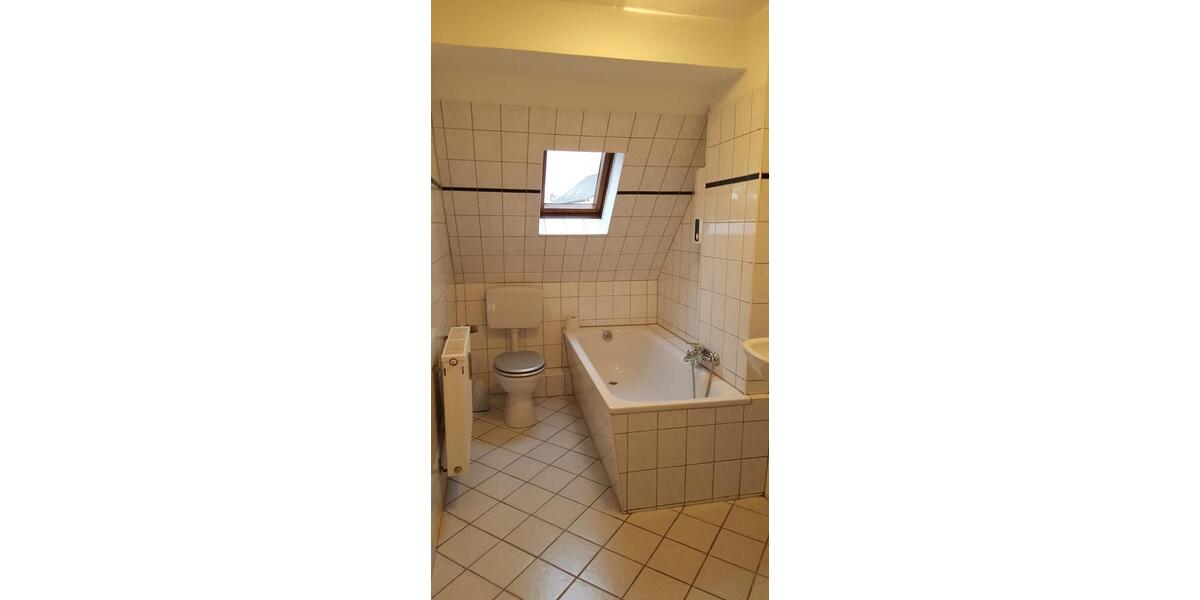 Dachgeschoßwohnung Essen Stadtbezirk III - 2 Zimmer, 49 m&sup2;, 409&euro; | Angebot:26044669