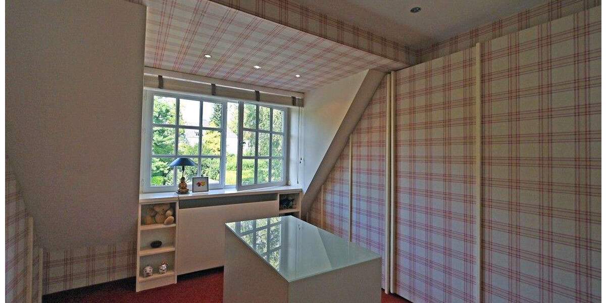 Einfamilienhaus Essen Werden - 6 Zimmer, 242 m&sup2;, 1.350.000&euro; | Angebot:25663253