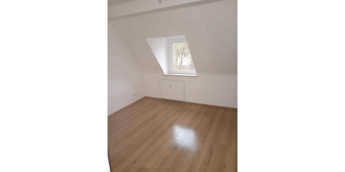 Dachgeschoßwohnung Gelsenkirchen Gelsenkirchen-Mitte - 2 Zimmer, 44 m&sup2;, 350&euro; | Angebot:26049211