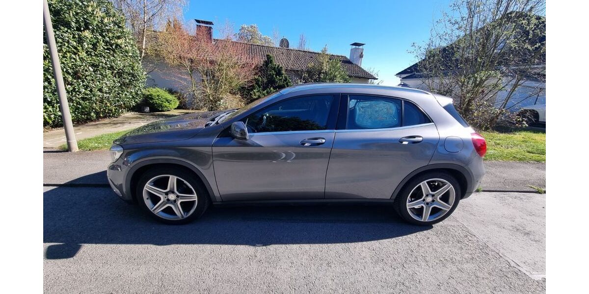 Mercedes-Benz GLA 200 191.000 km 15.200 &euro; Dortmund 44265