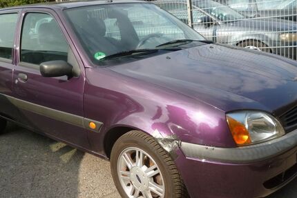 Ford Fiesta 76.000 km 850 &euro; Bottrop 46238