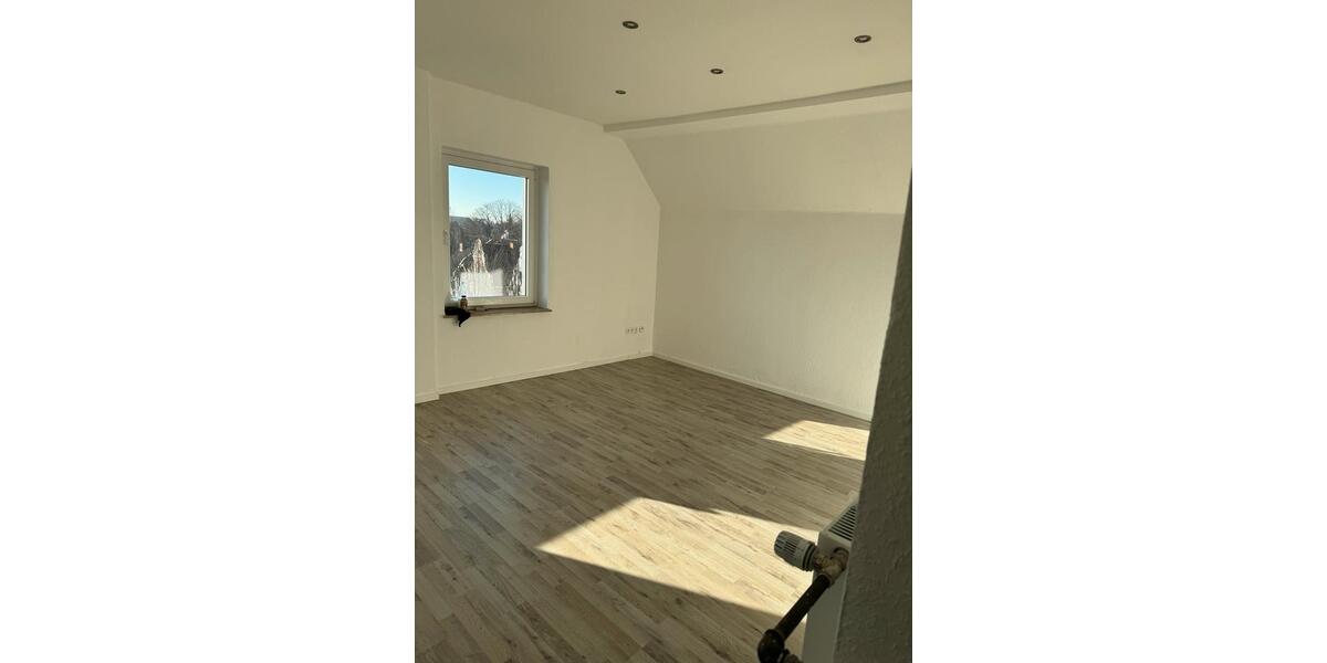 Dachgeschoßwohnung Recklinghausen - 2.5 Zimmer, 65 m&sup2;, 620&euro; | Angebot:26041020