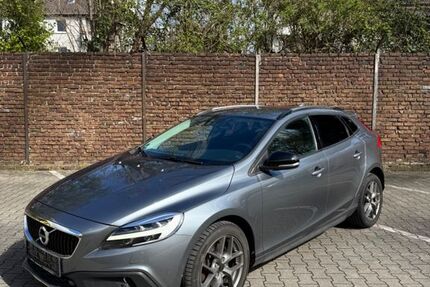 Volvo V40 Cross Country 127.000 km 14.990 &euro; Essen 45314