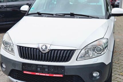 Skoda Fabia 107.000 km 8.199 &euro; Essen 45356
