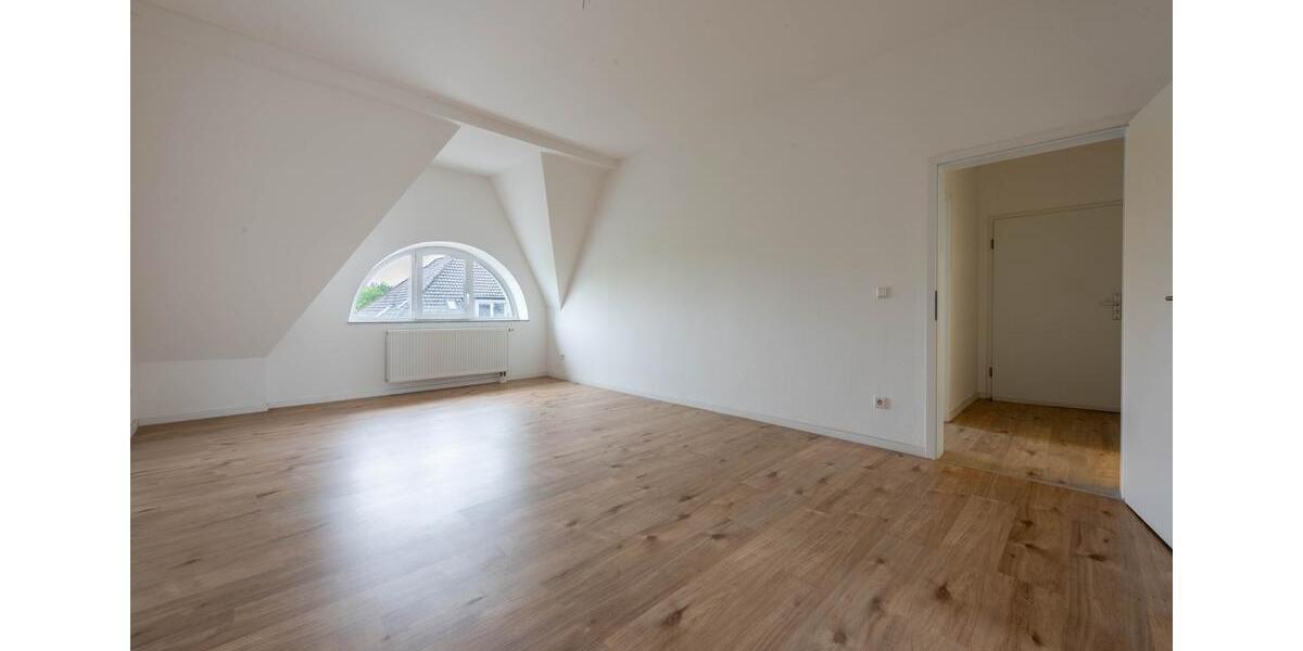 Dachgeschoßwohnung Essen Frillendorf - 2.5 Zimmer, 62 m&sup2;, 650&euro; | Angebot:26619381