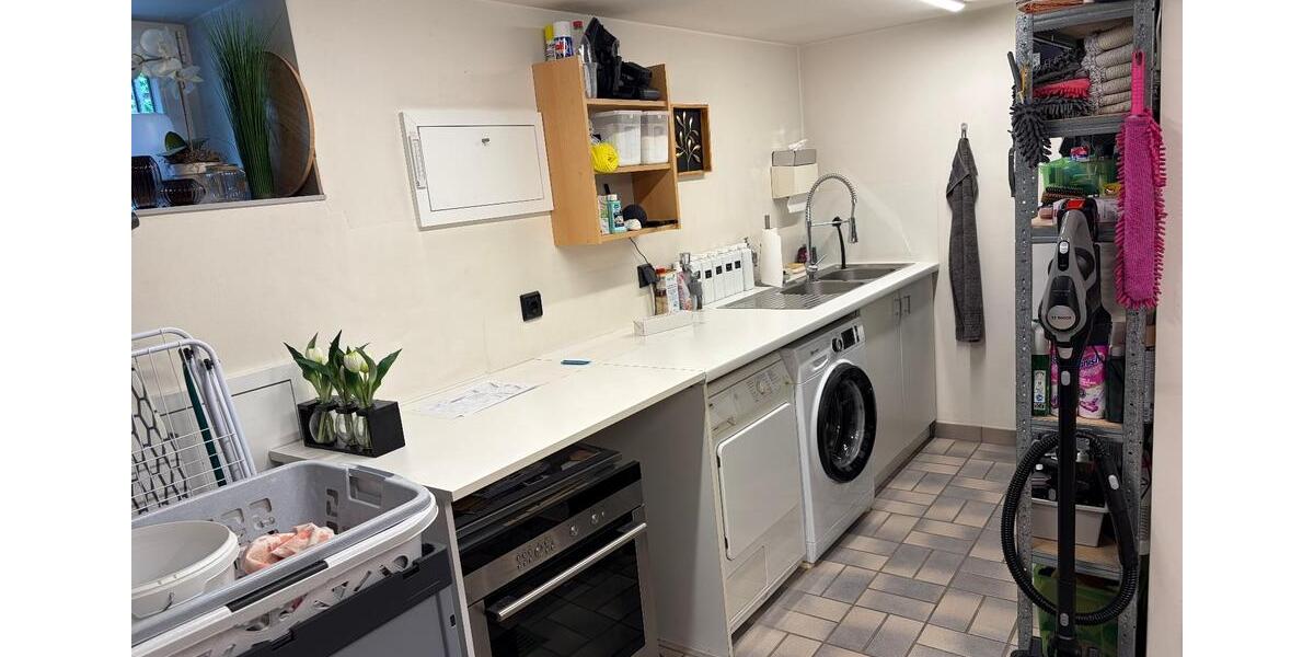 Reihenhaus Essen Huttrop - 3 Zimmer, 123 m&sup2;, 1.800&euro; | Angebot:27615081