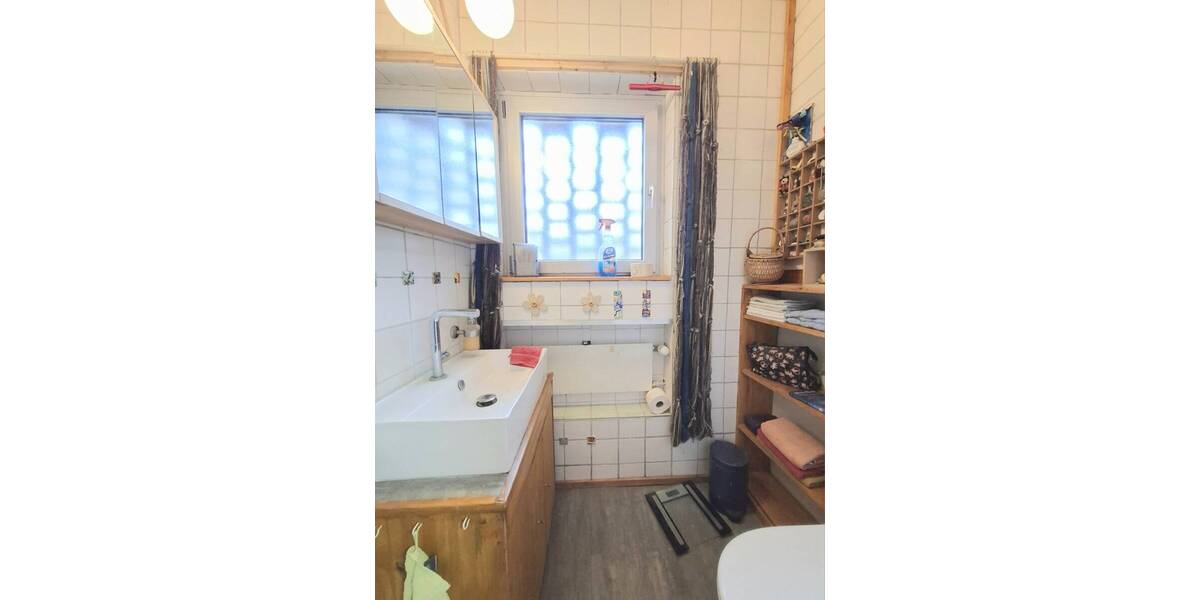 Freistehender Bungalow mit Split-Leveln und Einliegerwohnung am Rande der Haard in ruhiger Wohnlage - Mehrfamilienhaus, Wohnhaus Oer-Erkenschwick Oer | Angebot:26132021