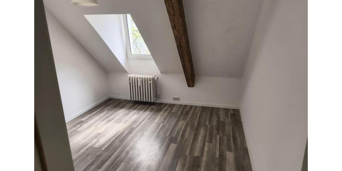 Dachgeschoßwohnung Velbert - 4 Zimmer, 100 m&sup2;, 1.400&euro; | Angebot:26461496