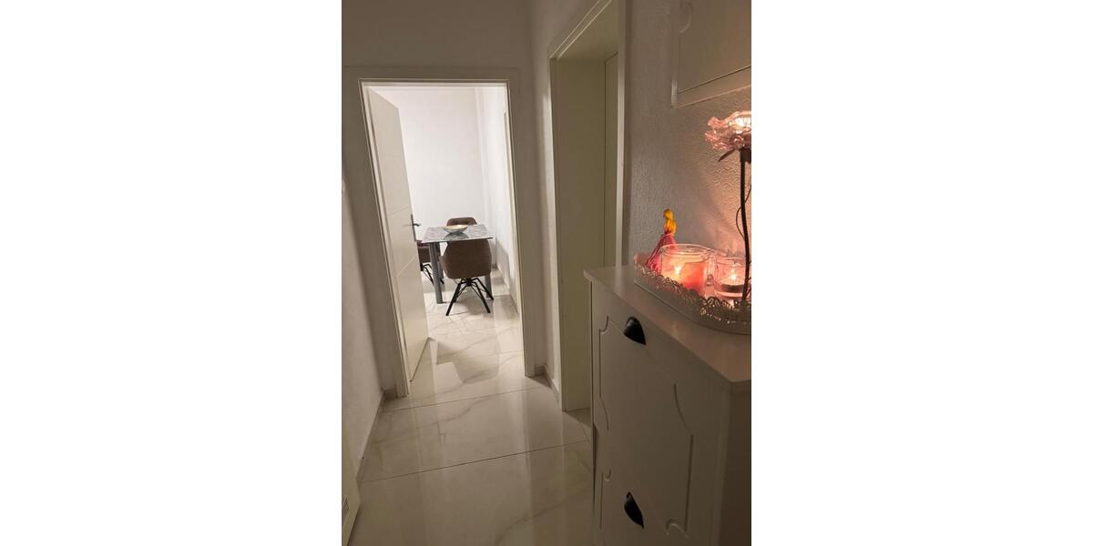 Erdgeschoßwohnung Essen Stadtbezirk V - 18 Zimmer, 60 m&sup2;, 350&euro; | Angebot:25714450