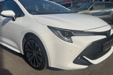 Toyota Corolla 33.225 km 22.900 &euro; Gelsenkirchen 45891