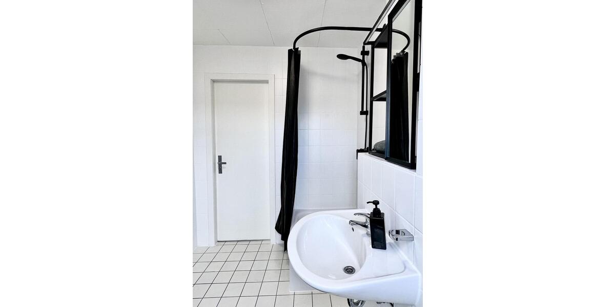 Dachgeschoßwohnung Essen Stadtbezirk II - 1 Zimmer, 40 m&sup2;, 750&euro; | Angebot:25988828