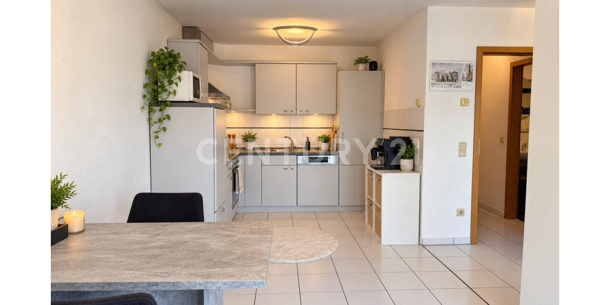 Lichtdurchflutete Dachgeschosswohnung mit großem Balkon in ruhiger Lage - Dachgeschoßwohnung Wetter | Angebot:27736010