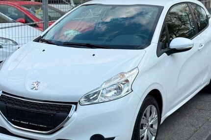 Peugeot 208 137.000 km 2.990 &euro; Castrop-Rauxel 44577