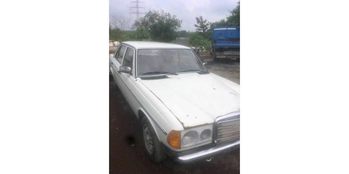 Mercedes-Benz E 200 123.500 km 1.900 &euro; Essen 45139