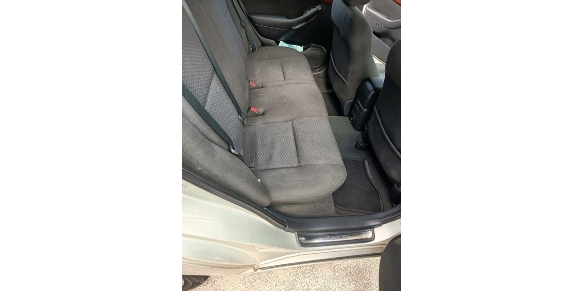 Toyota Avensis 215.000 km 7.000 &euro; Dinslaken 46535