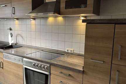 Wohnung Oberhausen Schmachtendorf - 3 Zimmer, 82 m&sup2;, 2.200&euro; | Angebot:25980157