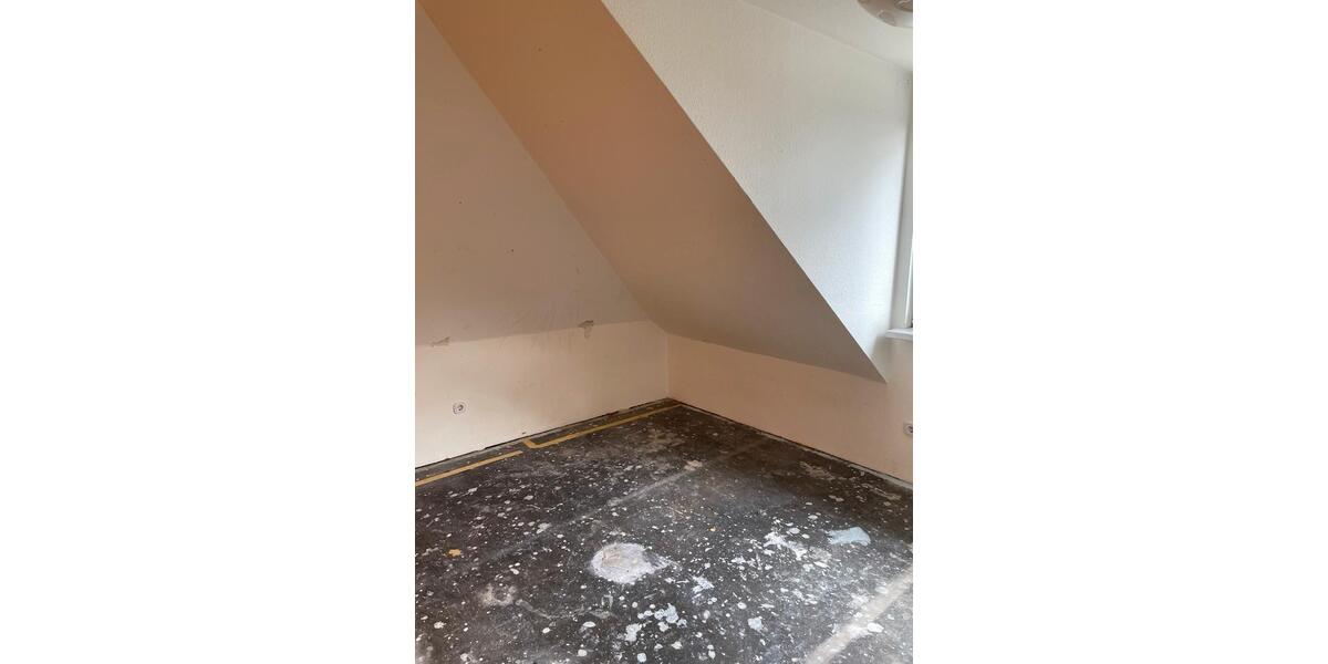 Dachgeschoßwohnung Bochum Bochum-Südwest - 4 Zimmer, 70 m&sup2;, 750&euro; | Angebot:25999469