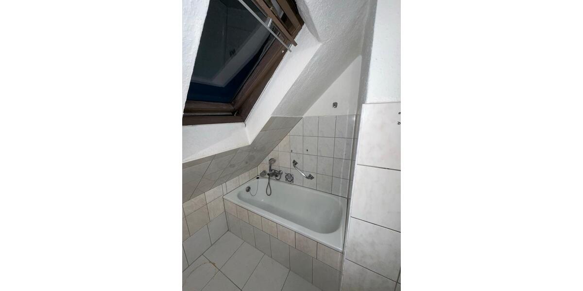 Dachgeschoßwohnung Gladbeck Brauck - 3.5 Zimmer, 85 m&sup2;, 650&euro; | Angebot:27549557