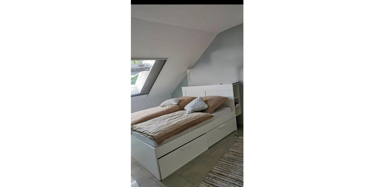 Dachgeschoßwohnung Oberhausen Alt-Oberhausen - 3 Zimmer, 79 m&sup2;, 1.200&euro; | Angebot:26007098