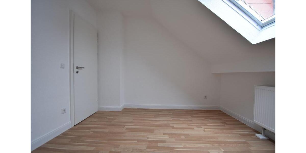 Dachgeschoßwohnung Essen Stadtbezirk VII - 2 Zimmer, 68 m&sup2;, 500&euro; | Angebot:22209779