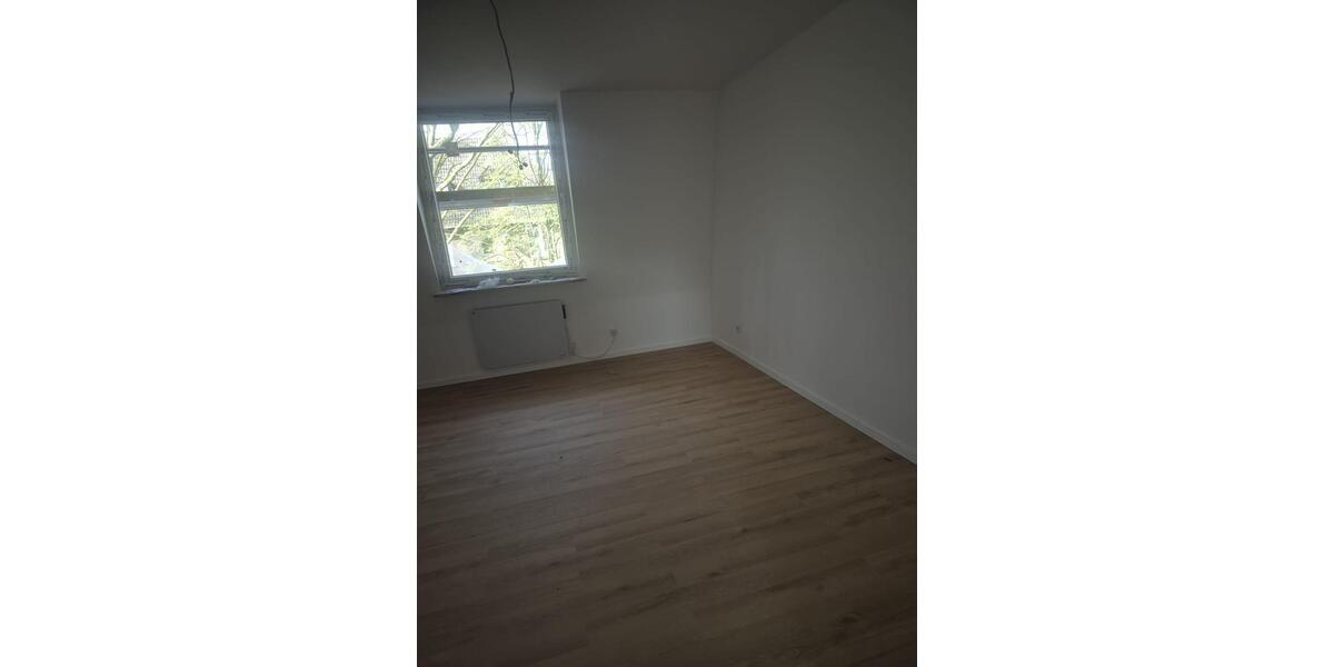 Dachgeschoßwohnung Essen Stadtbezirk III - 3 Zimmer, 79 m&sup2;, 790&euro; | Angebot:25790783