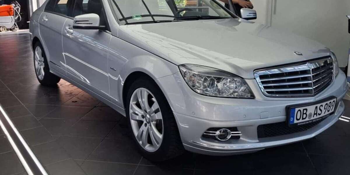 Mercedes-Benz 180 90.000 km 14.500 &euro; Oberhausen 46045