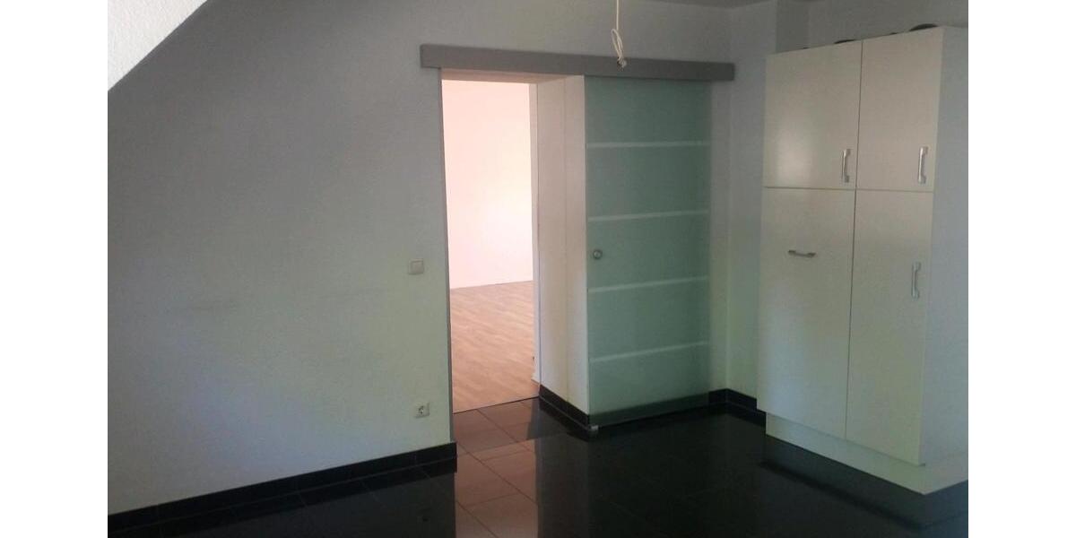 Etagenwohnung Gelsenkirchen Erle - 2 Zimmer, 81 m&sup2;, 780&euro; | Angebot:26670826