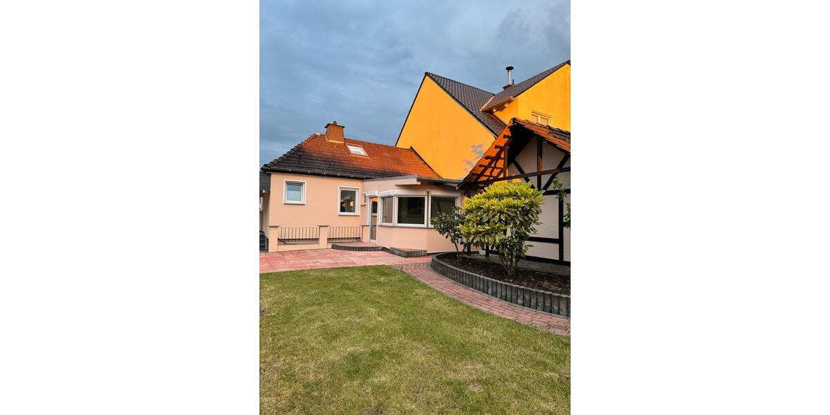 Einfamilienhaus Essen Stadtbezirk VI - 3 Zimmer, 84 m&sup2;, 1.280&euro; | Angebot:26568104
