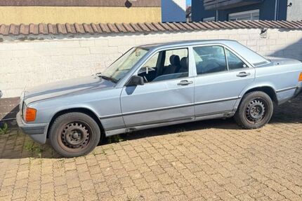 Mercedes-Benz 190 242.000 km 3.500 &euro; Recklinghausen 45665