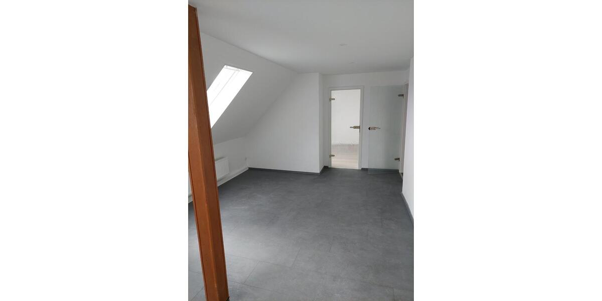 Dachgeschoßwohnung Gelsenkirchen Gelsenkirchen-West - 2.5 Zimmer, 70 m&sup2;, 485&euro; | Angebot:25964948