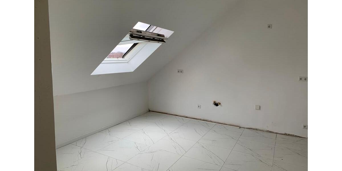 Dachgeschoßwohnung Mülheim an der Ruhr Rechtsruhr-Nord - 4 Zimmer, 85 m&sup2;, 600&euro; | Angebot:26657634