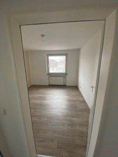 Etagenwohnung Dinslaken Hiesfeld - 3.5 Zimmer, 74 m&sup2;, 703&euro; | Angebot:25988639
