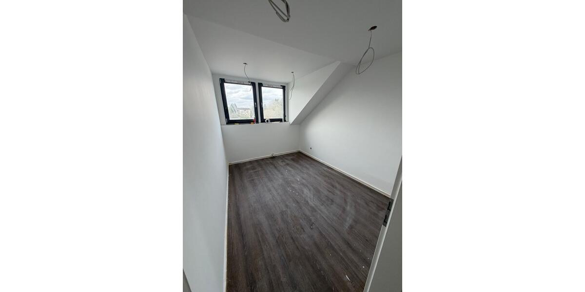 Dachgeschoßwohnung Mülheim an der Ruhr Rechtsruhr-Nord - 3 Zimmer, 85 m&sup2;, 1.300&euro; | Angebot:25580147