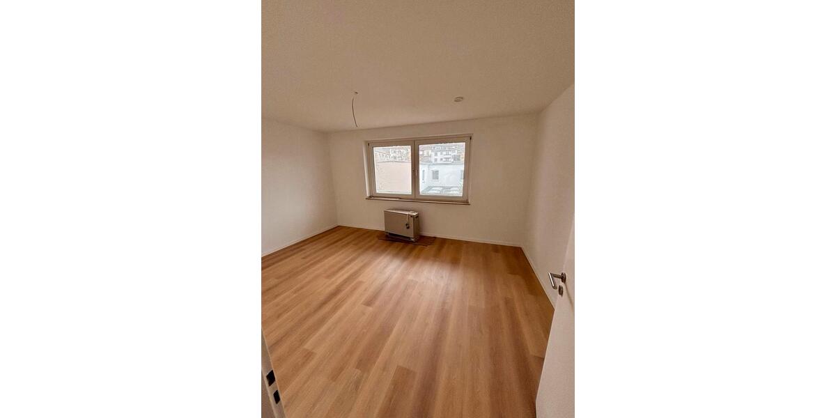 Etagenwohnung Essen Huttrop - 3 Zimmer, 76 m&sup2;, 998&euro; | Angebot:25831686