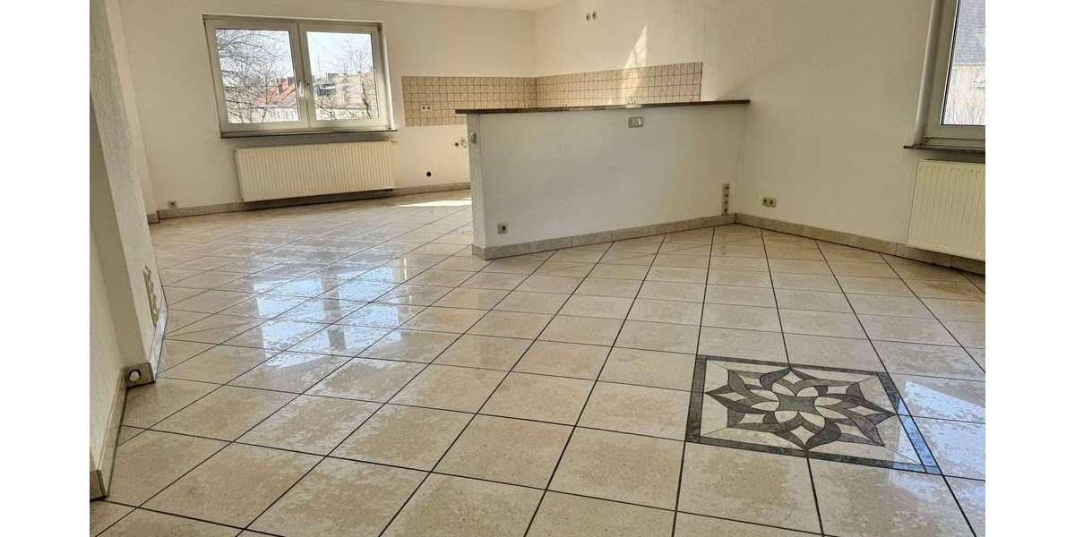 Etagenwohnung Essen Frohnhausen - 2 Zimmer, 82 m&sup2;, 650&euro; | Angebot:25832322