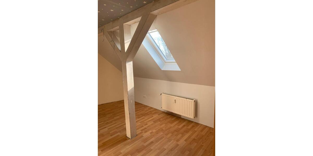 Dachgeschoßwohnung Marl - 5 Zimmer, 120 m&sup2;, 1.020&euro; | Angebot:26041004