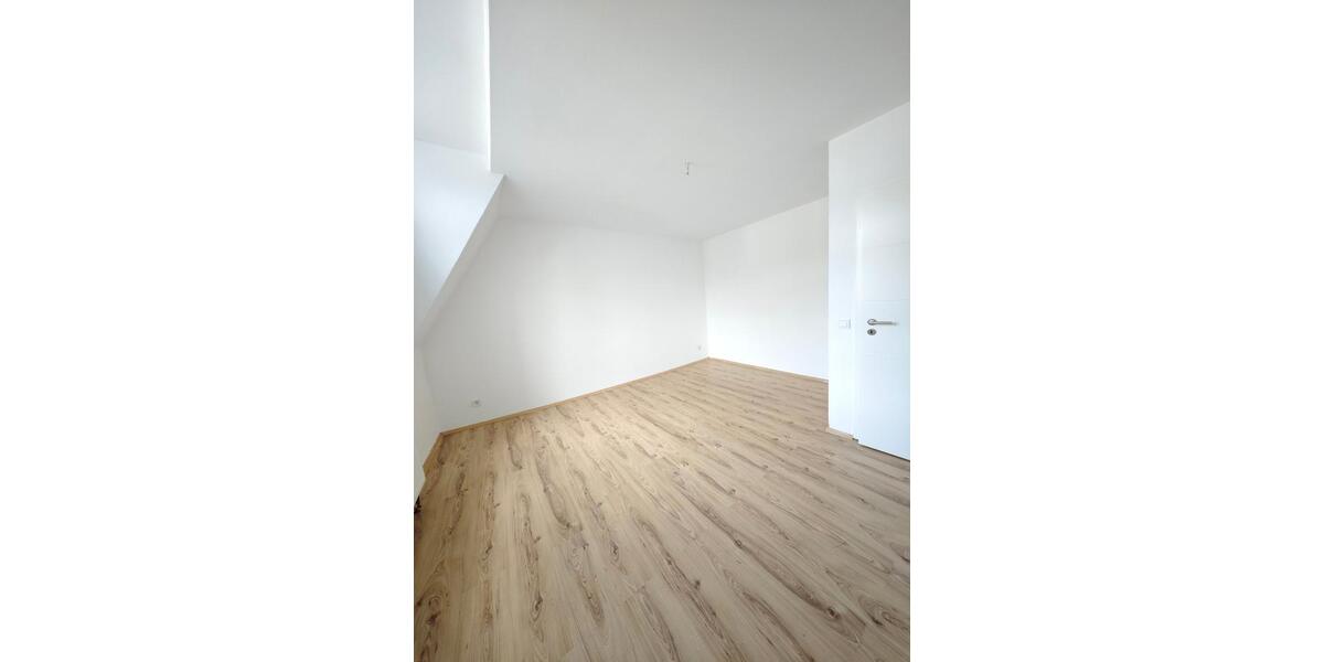 Dachgeschoßwohnung Gelsenkirchen Ückendorf - 3.5 Zimmer, 95 m&sup2;, 650&euro; | Angebot:26535417