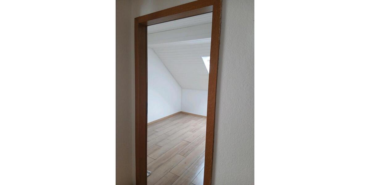 Dachgeschoßwohnung Gladbeck Alt-Rentfort - 3 Zimmer, 60 m&sup2;, 500&euro; | Angebot:27609211