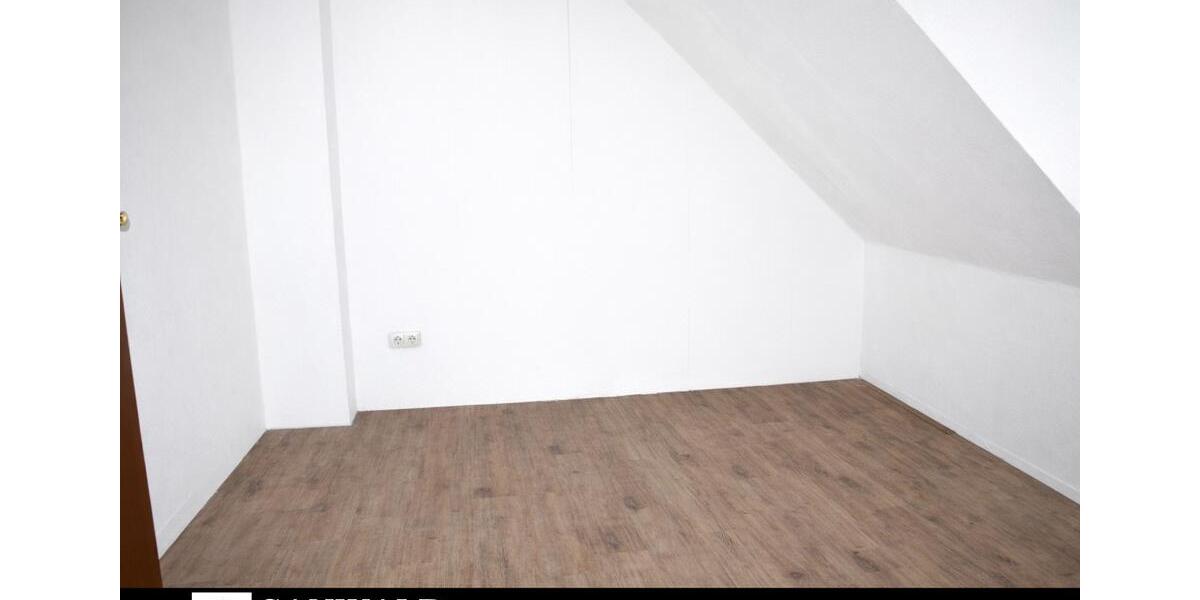 Dachgeschoßwohnung Essen Frillendorf - 3.5 Zimmer, 42 m&sup2;, 350&euro; | Angebot:26025407
