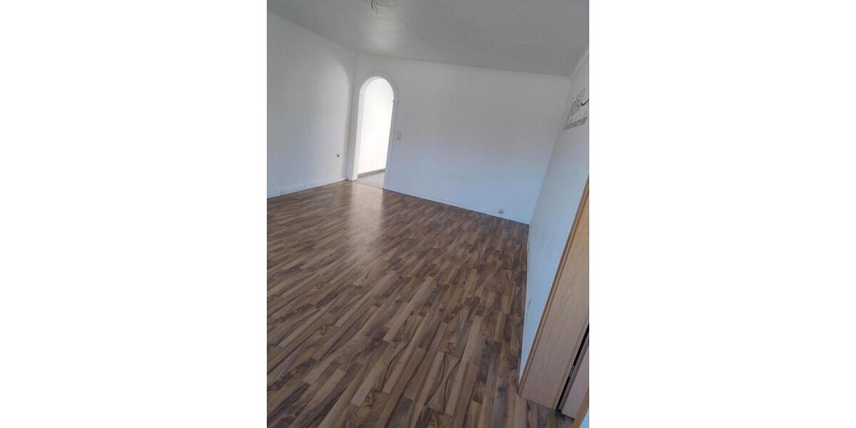 Dachgeschoßwohnung Bochum Höntrop - 3.5 Zimmer, 90 m&sup2;, 700&euro; | Angebot:25938709