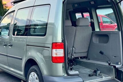 VW Caddy 90.640 km 13.999 &euro; Marl 45772