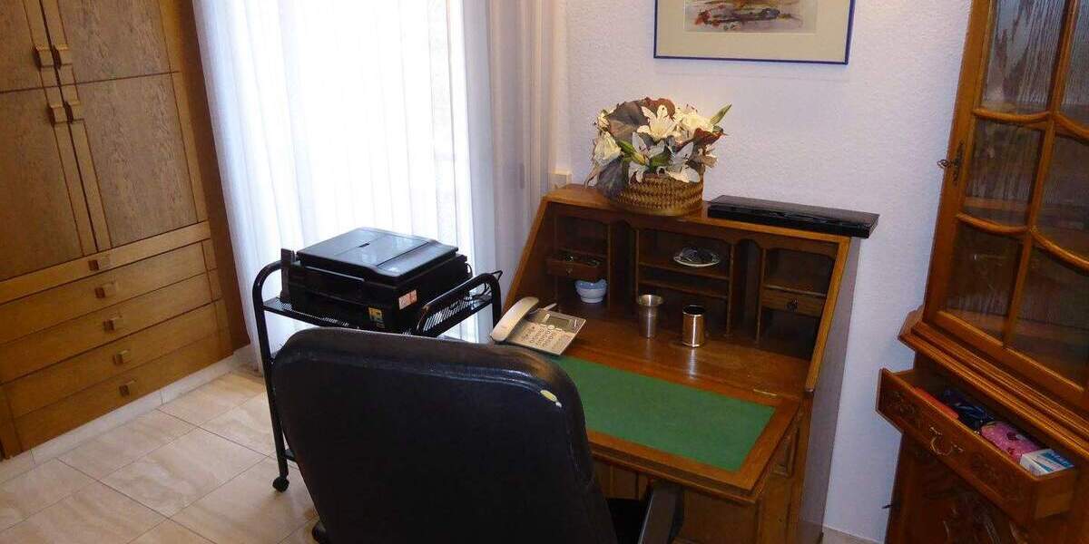 Etagenwohnung Dortmund Mitte - 3 Zimmer, 125 m&sup2;, 1.500&euro; | Angebot:25698606